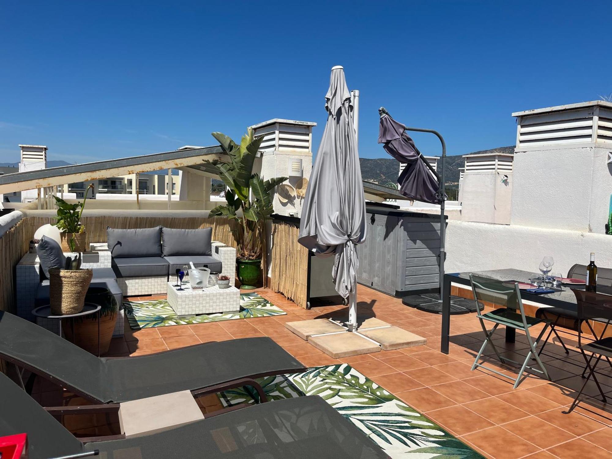 Appartement Avec Terrasse Sur Le Toit Vue Mer Roses Exterior photo