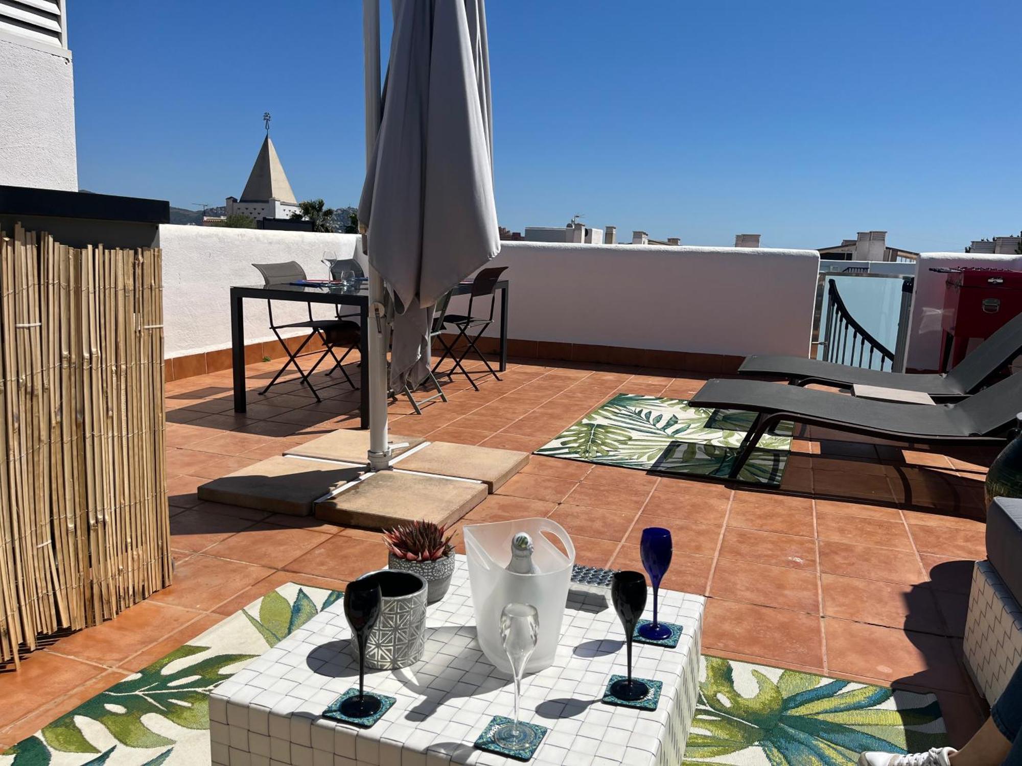 Appartement Avec Terrasse Sur Le Toit Vue Mer Roses Exterior photo
